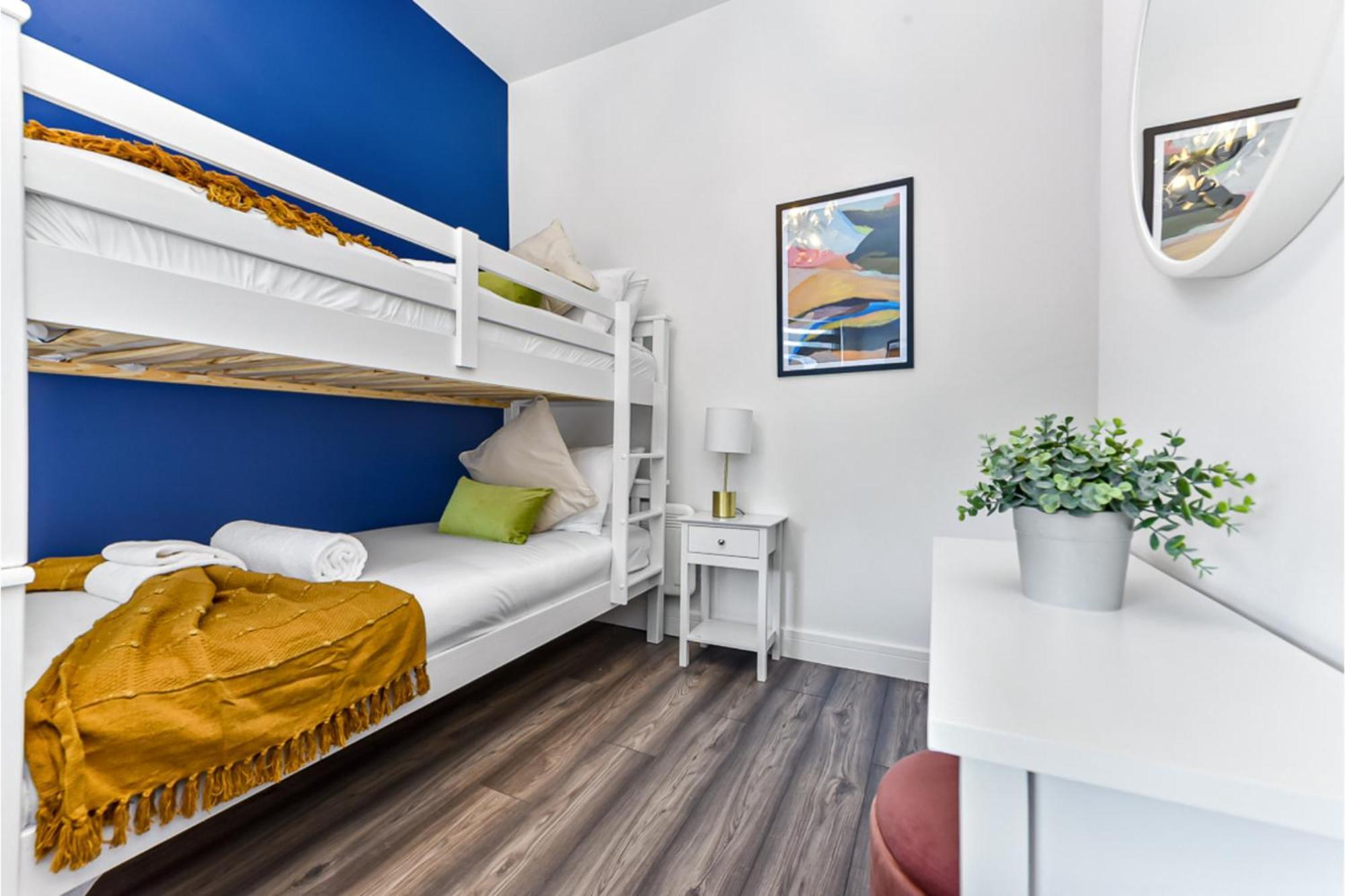 Stylish And Family Friendly 3 Bedroom Apartament