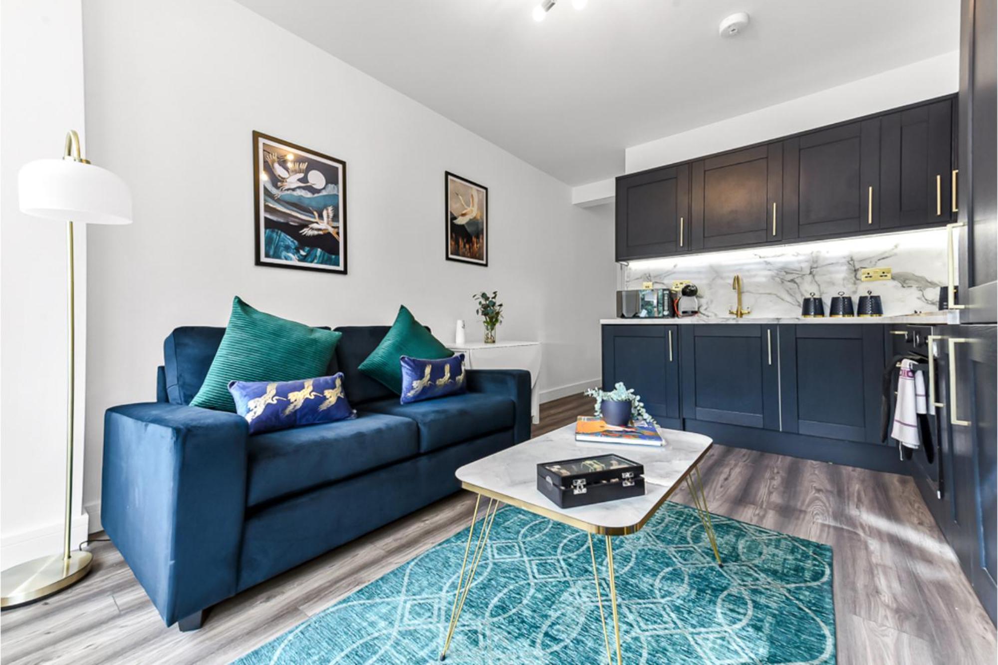 Stylish And Family Friendly 3 Bedroom Apartament *